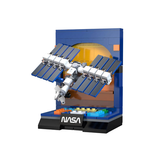International Space Station - 188 pieces (13cm Tall)